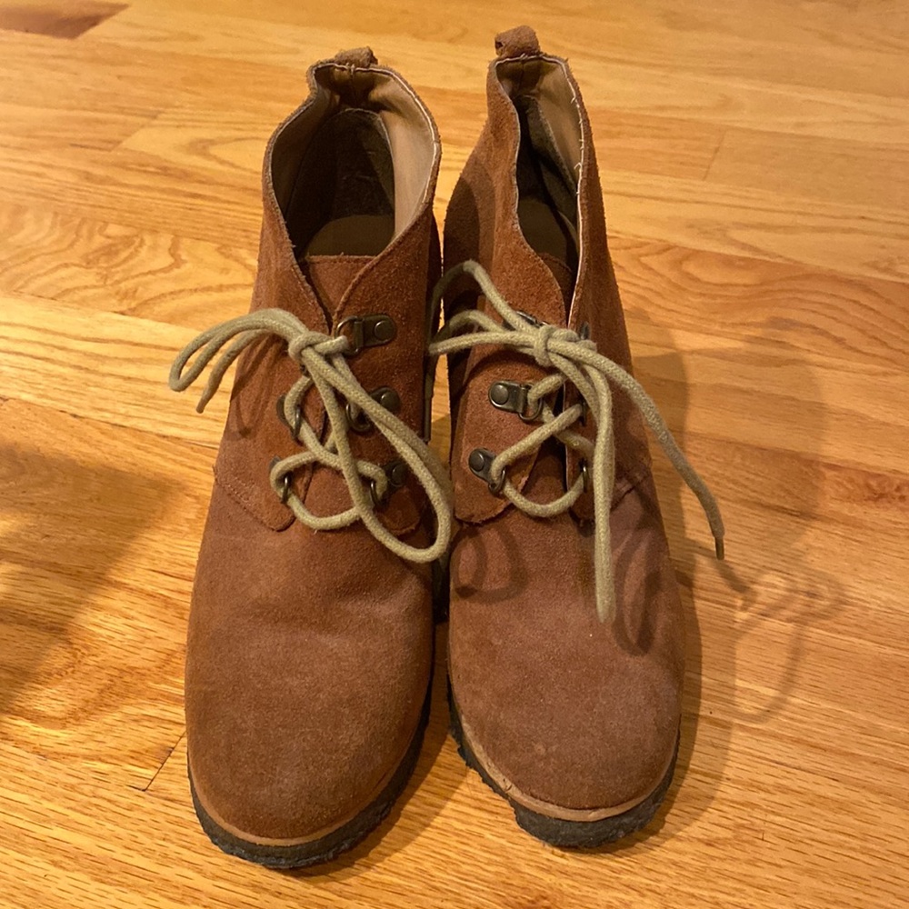 Steve Madden leather size 8 wedges